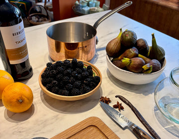 Henkogte figner og brombær i Portvin og appelsin