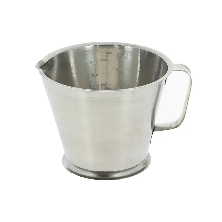 Litermål med fod, tud og greb, 500ml