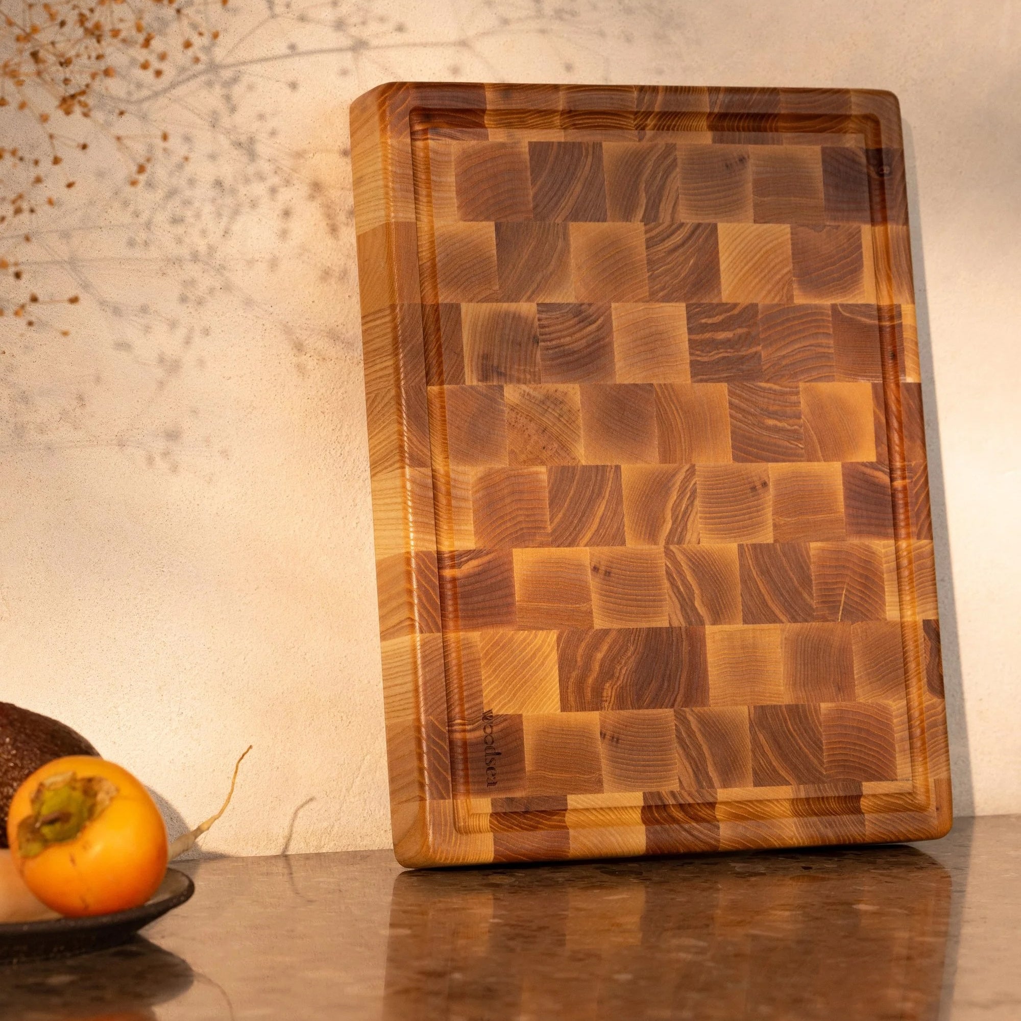 Skærebræt i ask, end-grain med saftrille